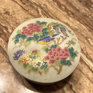 Takahashi porcelain trinket box